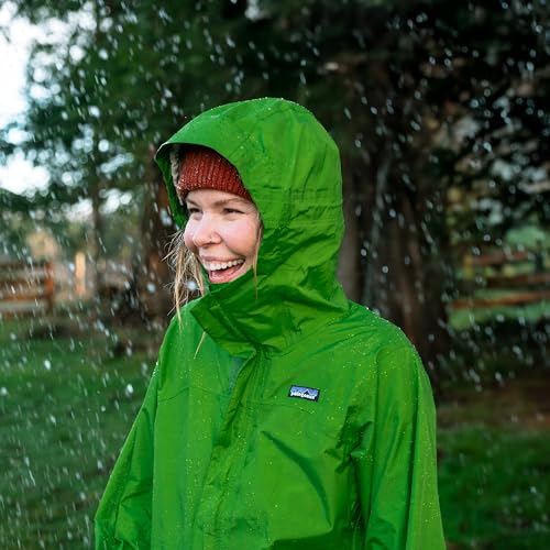 GEAR AID Revivex Durable Water Repellent (DWR) Spray for Waterproofing, Restoring Performance on Nylon Jackets, Gore-TEX, Paddle and Camping Gear, Non-aerosol 16.9 oz