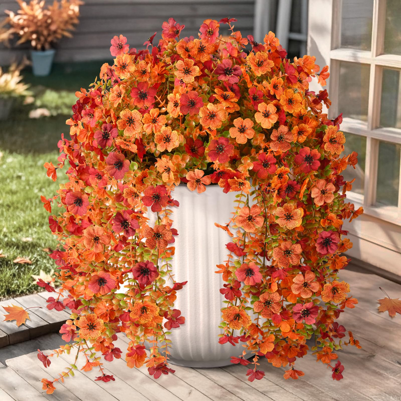 Künstliche Herbstblumen für den Außenbereich, 2 Stück künstliche Hängeblumen für den Herbst, UV-beständig, verblassungsfreie künstliche Chrysanthemen aus Seide für Haustür, Veranda, Pflanzgefäße, Terrasse, Hof, Garten (Orange, Herbstrot)