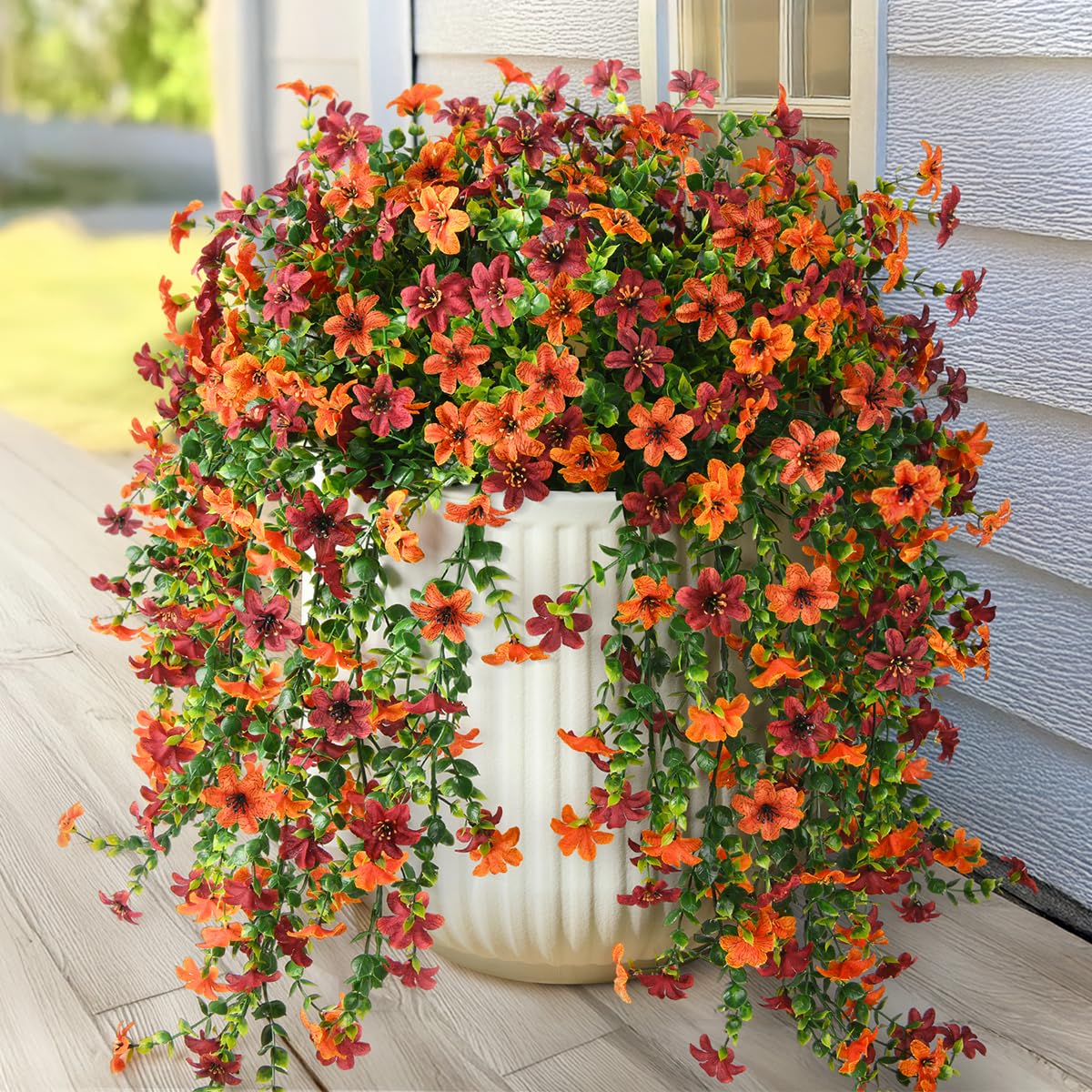Künstliche Herbstblumen zur Dekoration im Freien, 2 Stück künstliche Hängeblumen für den Herbst, UV-beständig, echt aussehende künstliche Chrysanthemen, Seidenblumen für den Außenbereich, Zuhause, Veranda, Terrasse, Garten, Balkon, Pflanzgefäße