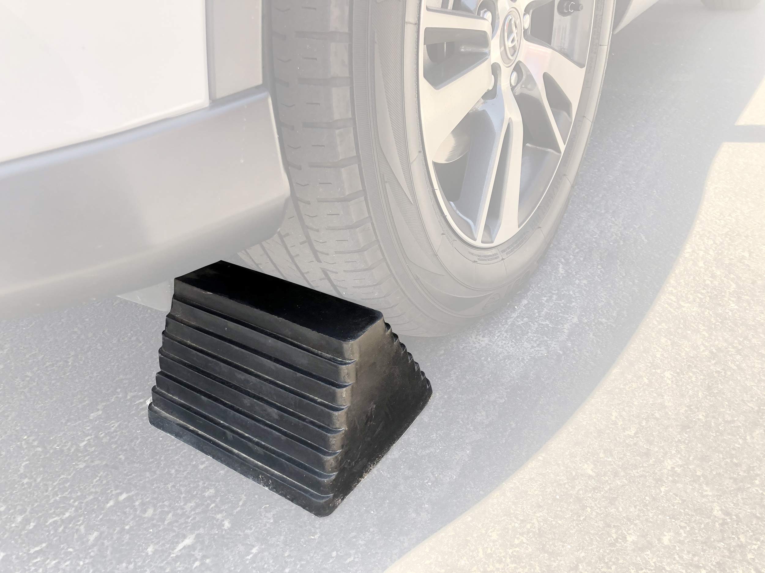 MaxxHaul 80681 Rubber Wheel Chocks 2-Pack – Heavy Duty, All-Weather, Non-Slip, Oil-Resistant with Steel Eyebolt – for Trailers, Cars, Motorcycles, RVs – 10” x 8” x 6”