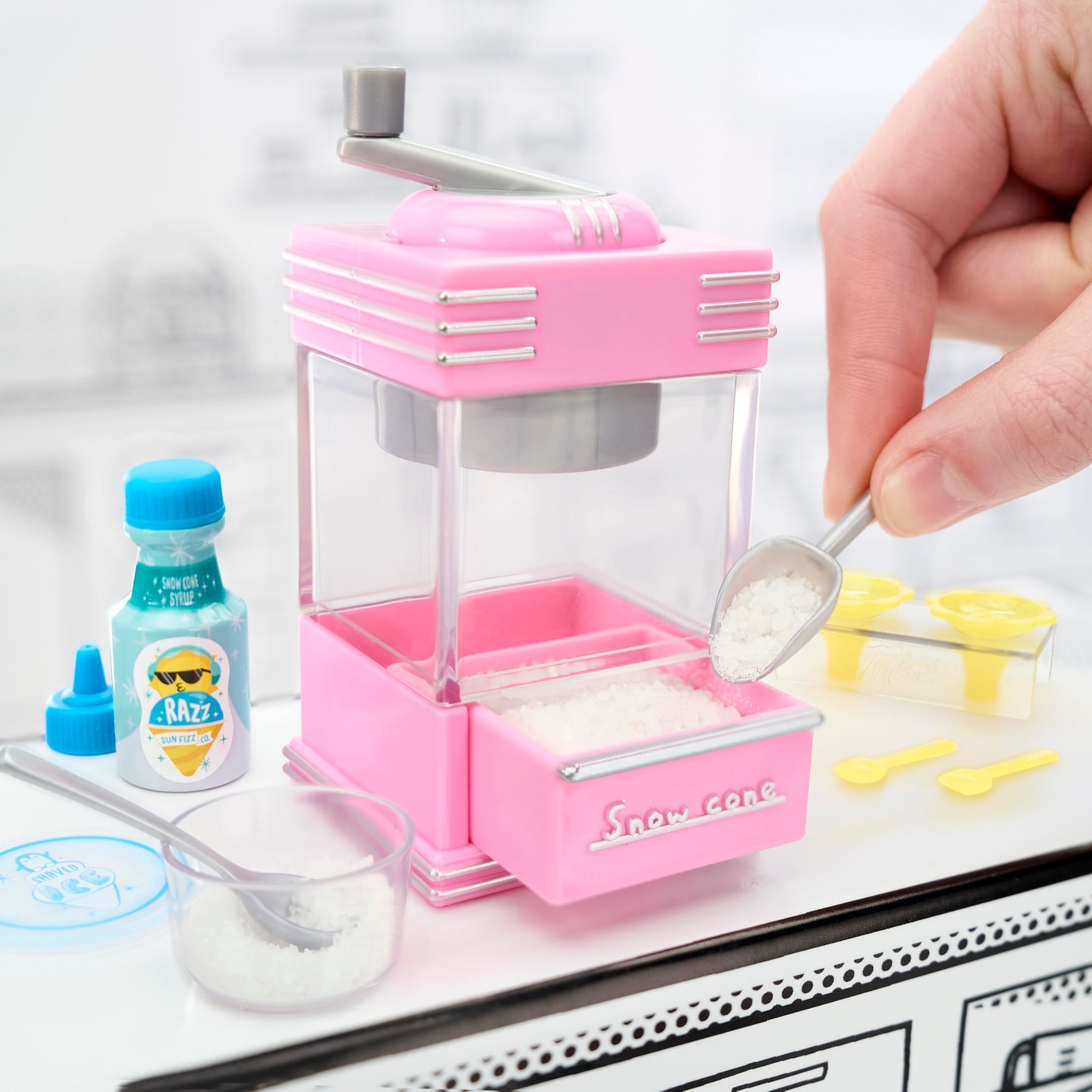 MGA's Miniverse - Make It Mini Appliances Series 2 Mini Collectibles, Mystery Blind Pack, DIY, Crafts, Resin Play, Kitchen Replica Food, NOT Edible, Collectors, 8+