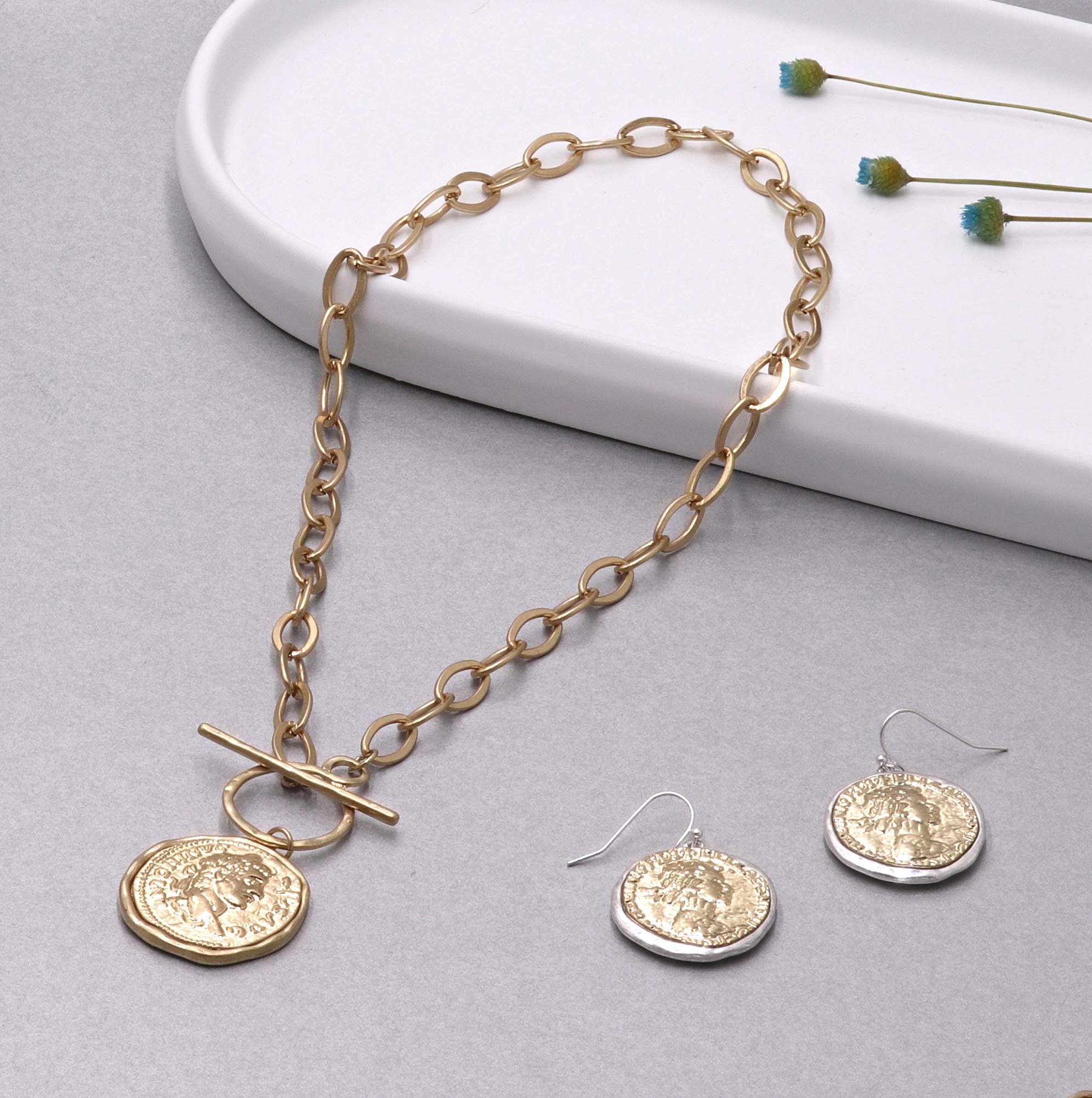 POMINA Chunky Gold Coin Necklace Trendy Fashion Statement Toggle Necklace Antique Gold Pendant Thick Link Chain Necklaces for Women (Worn Gold)