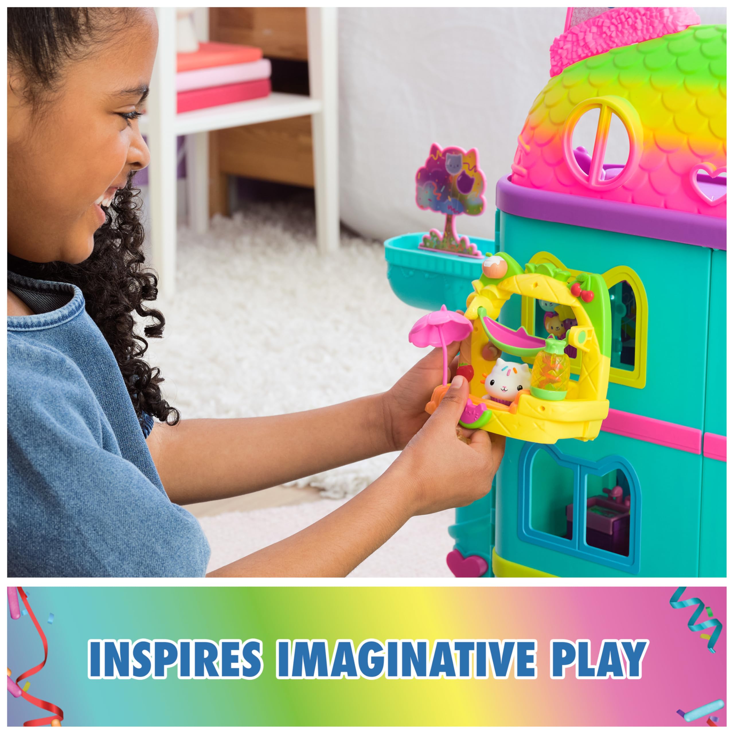 Gabby’s Dollhouse, Cakey’s Fruit Smoothie Balcony Playset, 8-Pcs with Toy Figures, Dollhouse Accessories & Sensory Play, Kids Toys for Girls & Boys 3+