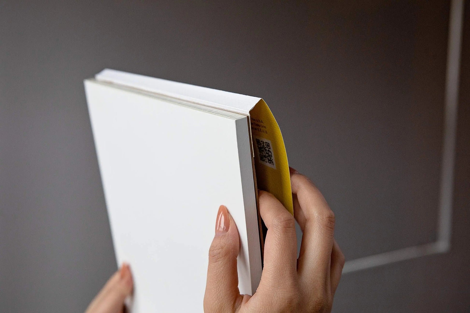 Strathmore 300 Series Canvas Paper Pad, Glue Bound, 9x12 inches, 10 Sheets (115lb/187g) - Artist Paper for Adults and Students - Acrylic and Oil Paints