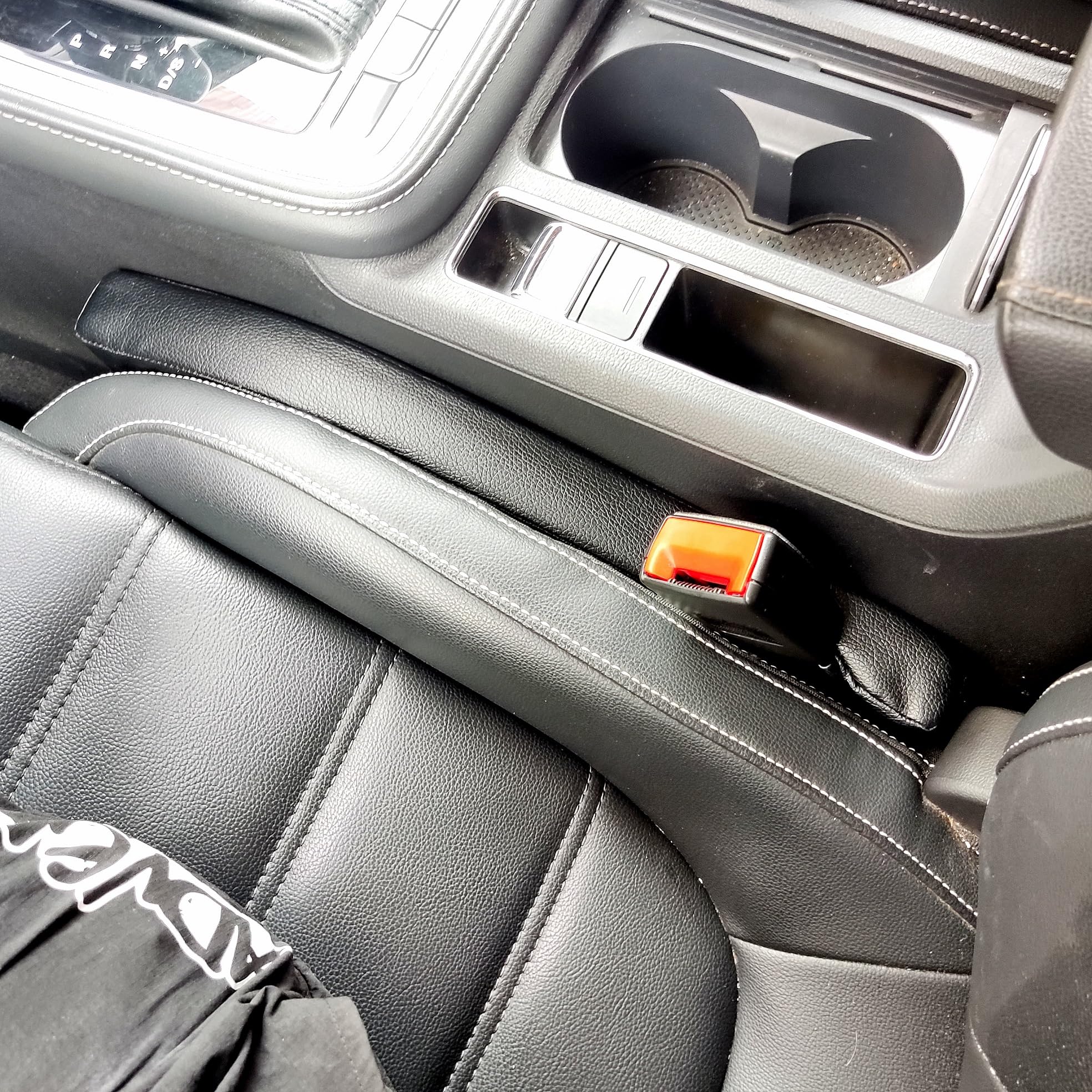 Wuzno Leather Car Seat Gap Filler, 2 Pack No-Drop Seat Guard Universal Gap Stopper/Catcher to Fill The Gap Between Seat and Console Black Car Crevice Blocker Space Pad